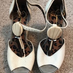 Jessica Simpson Wedges